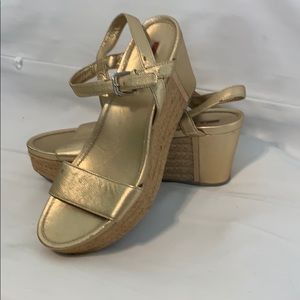 Women shoes gold sandals